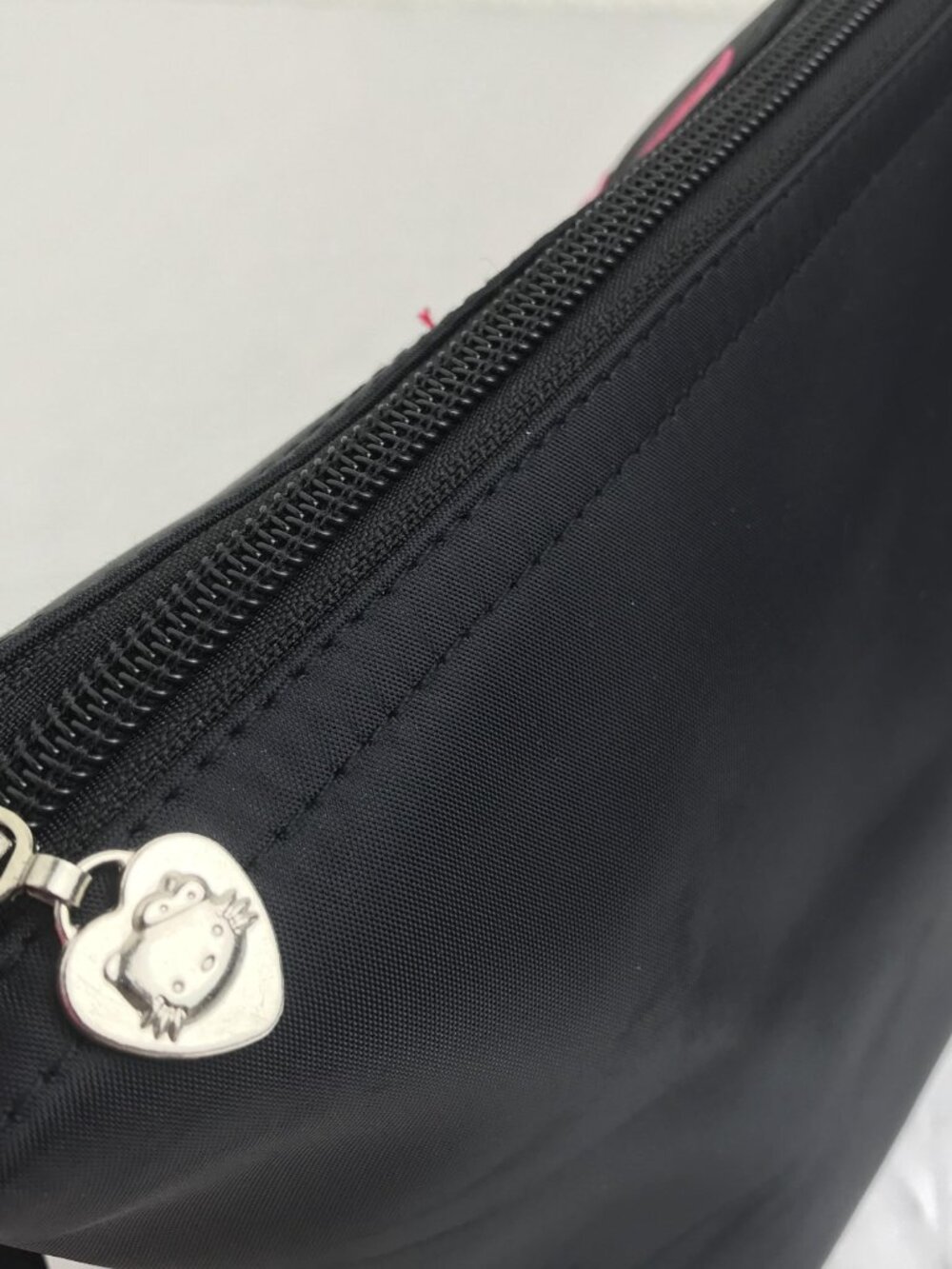 Hello Kitty MAKEUP BAG - Picture 5 of 8